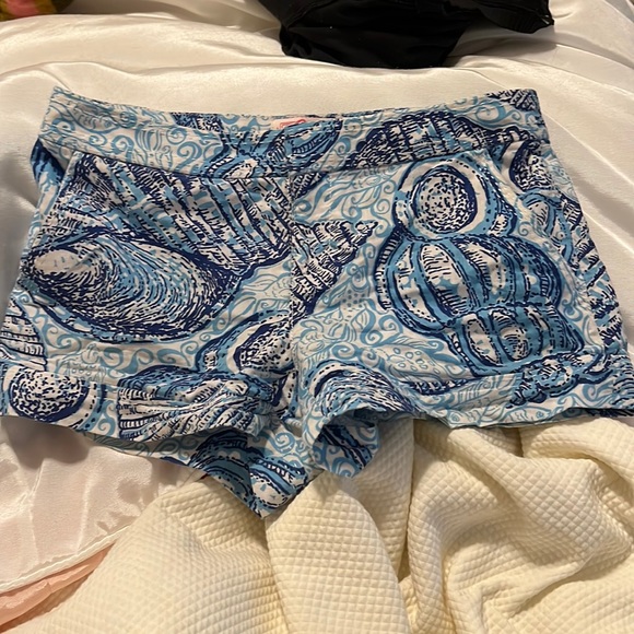 Lilly Pulitzer shorts - Picture 1 of 3